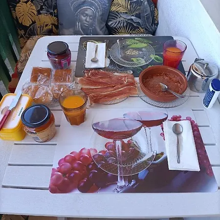 Séjour chez l'habitant Habitación Con Vistas En Bádames Compartido El Piso Con El Propietario Y Otros Huéspedes