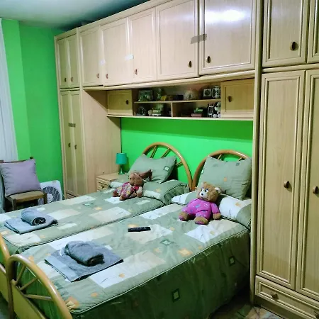 Habitación Con Vistas En Bádames Compartido El Piso Con El Propietario Y Otros Huéspedes Séjour chez l'habitant Badames