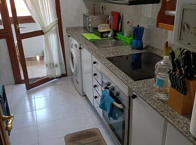 Habitación Con Vistas En Bádames Compartido El Piso Con El Propietario Y Otros Huéspedes Séjour chez l'habitant